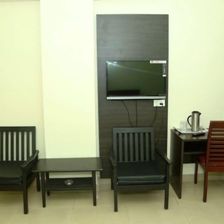 Sri Srinivasa Residency Hotel Kadapa Eksteriør billede