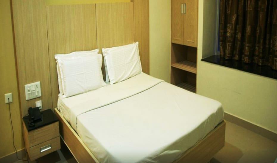 Sri Srinivasa Residency Hotel Kadapa Eksteriør billede